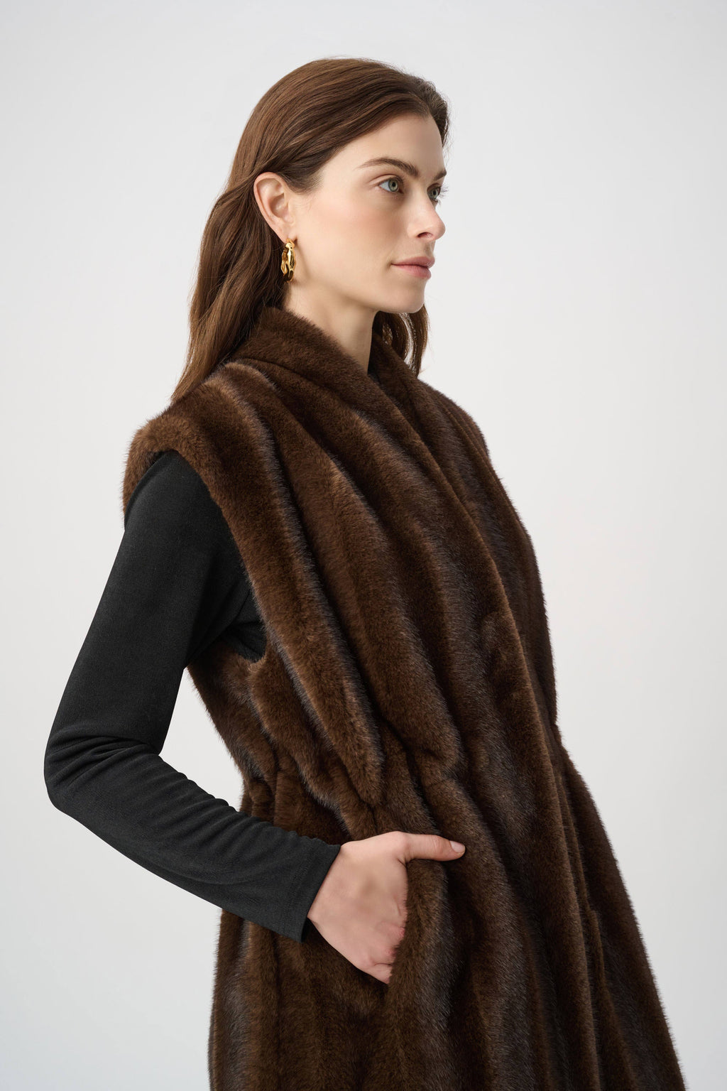 Straight Fit Faux Fur Vest- Brown