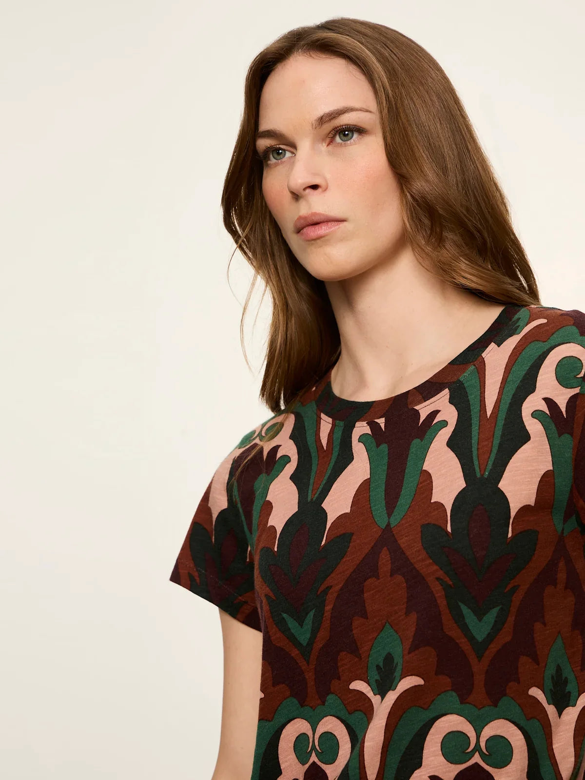 The Perfect Tee- Deco Night