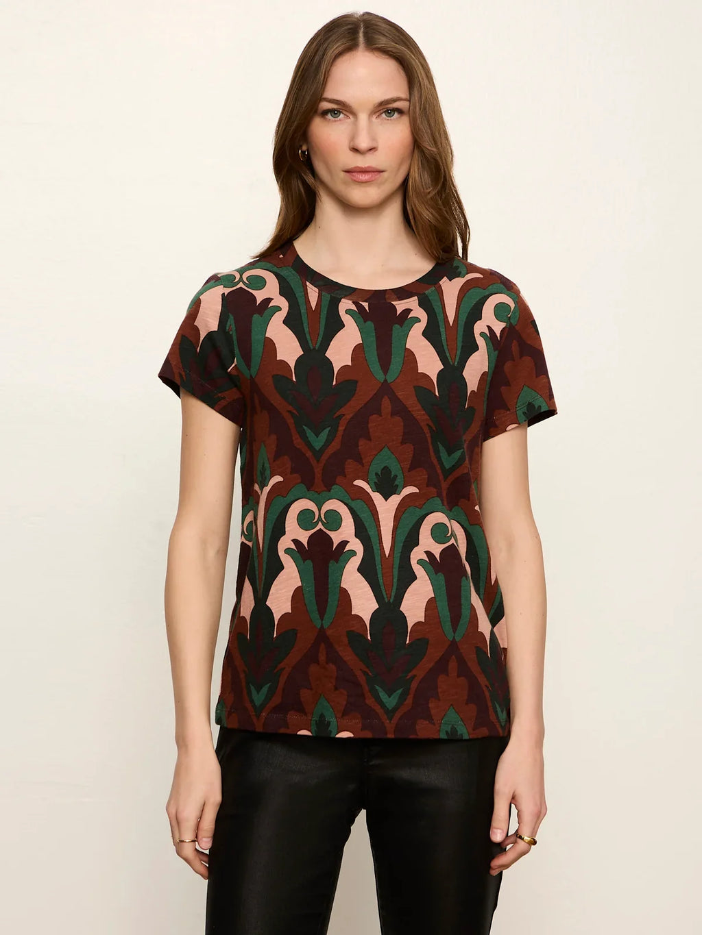 The Perfect Tee- Deco Night